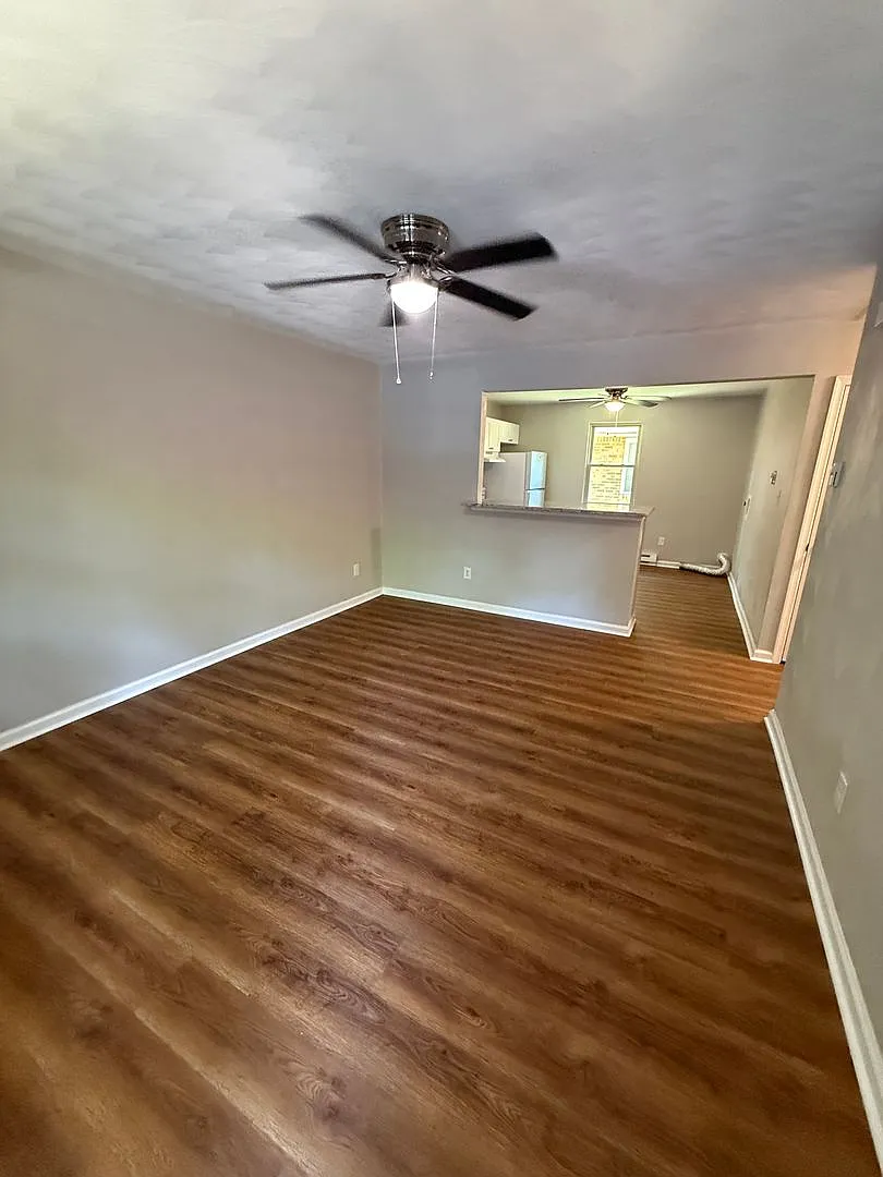 Spacious Duplex! — Photo 2