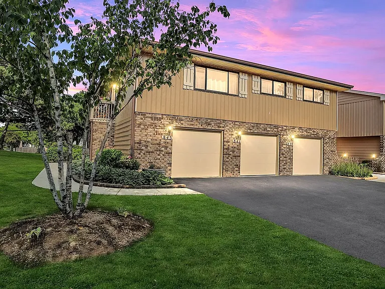 841 Dighton Ln — Photo 1