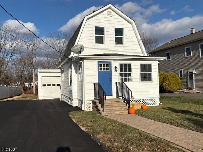 4 Whitehouse Ave — Photo 1