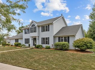 3023 E Greenleaf Dr, Appleton, WI 54913