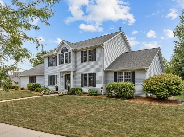3023 E Greenleaf Dr, Appleton, WI 54913