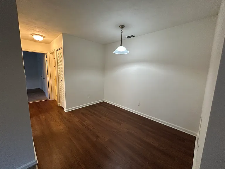 Princeton Circle West Apartments — Photo 23