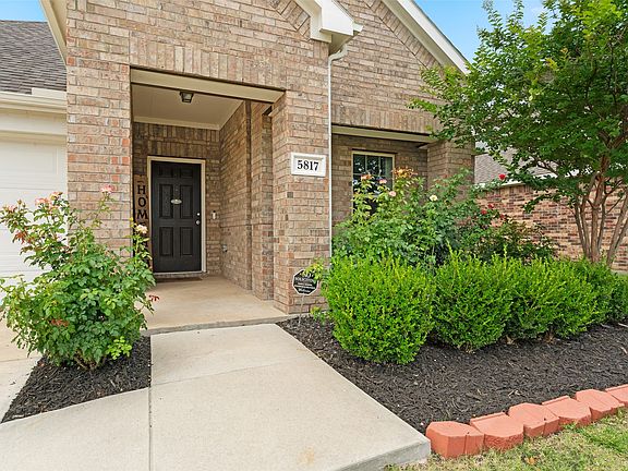 2nd image of 5817 Melville Ln