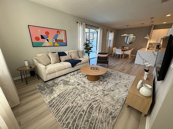 5th image of 470 Las Fuentes Dr