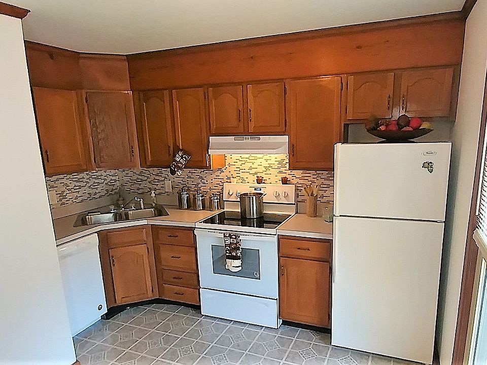 1st image of 949 Green St
