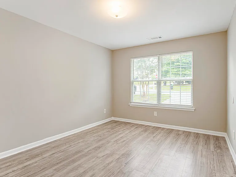 6352 Hickory Lane Cir — Photo 6