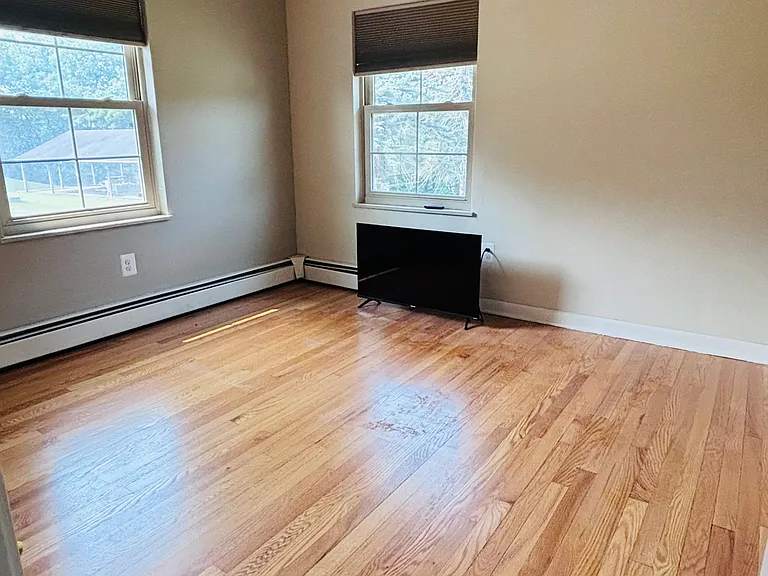 32 Riale Ave #3A — Photo 9