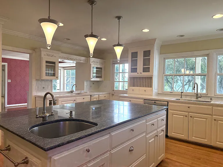 22505 Rolling Hills Rd — Photo 6