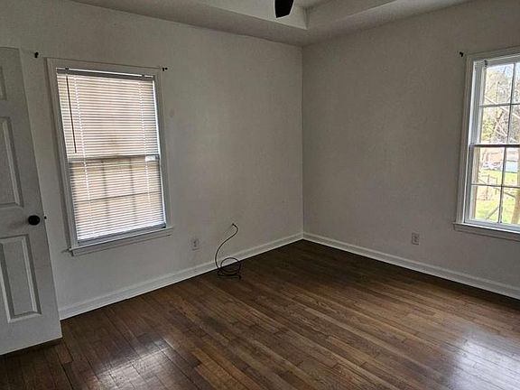 5th image of 3198 Oakdale Rd