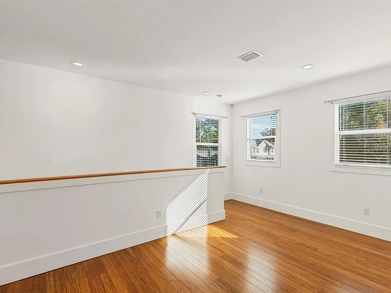 214 E Floribraska Ave — Photo 17