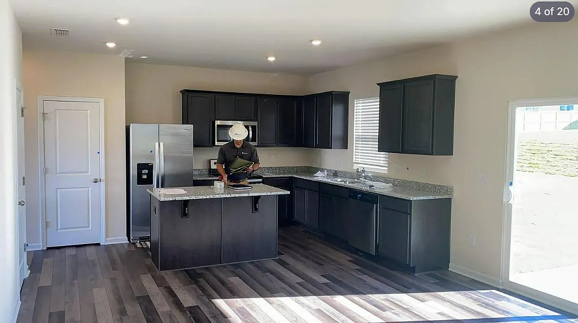 1612 Garden Passage Dr — Photo 2