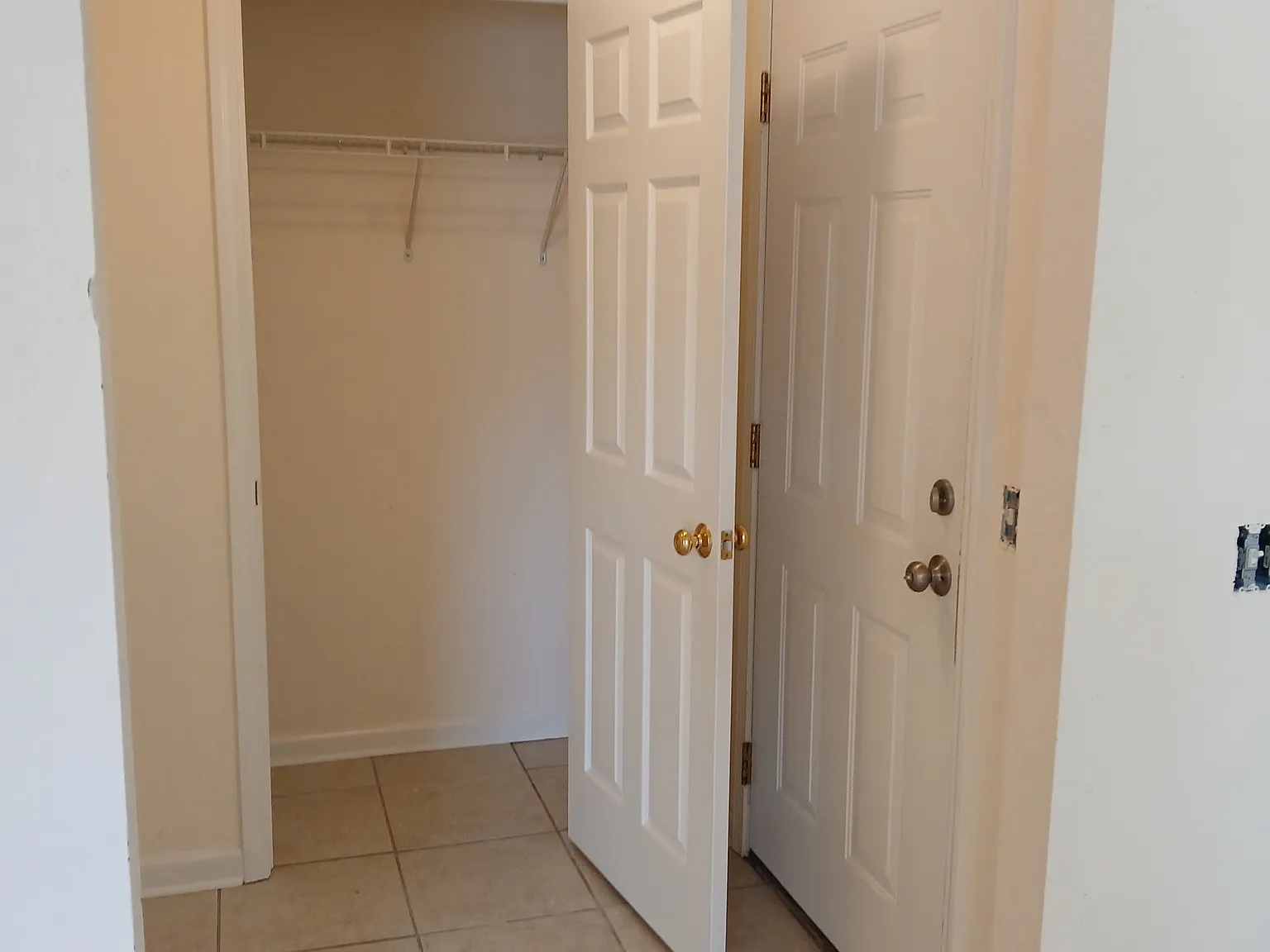 3 bed, 1404 sqft, $2,000 — Photo 3