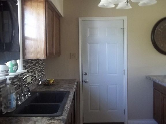 4th image of 2302 NW 17th St