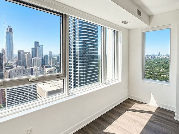 3rd image of 609 Sherbourne St #4304
