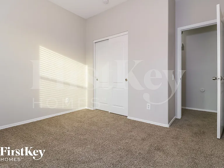 9434 W Berkeley Rd — Photo 11