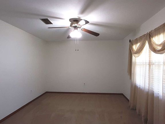 2nd image of 909 NE Coldwater Ave