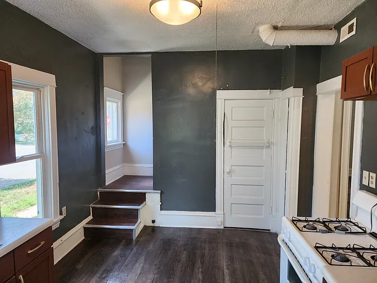 2550 Madison St NE — Photo 28