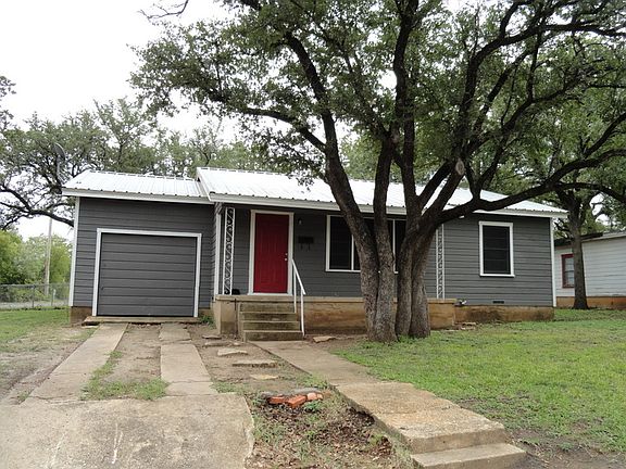 3rd image of 103 Oak Lane Dr