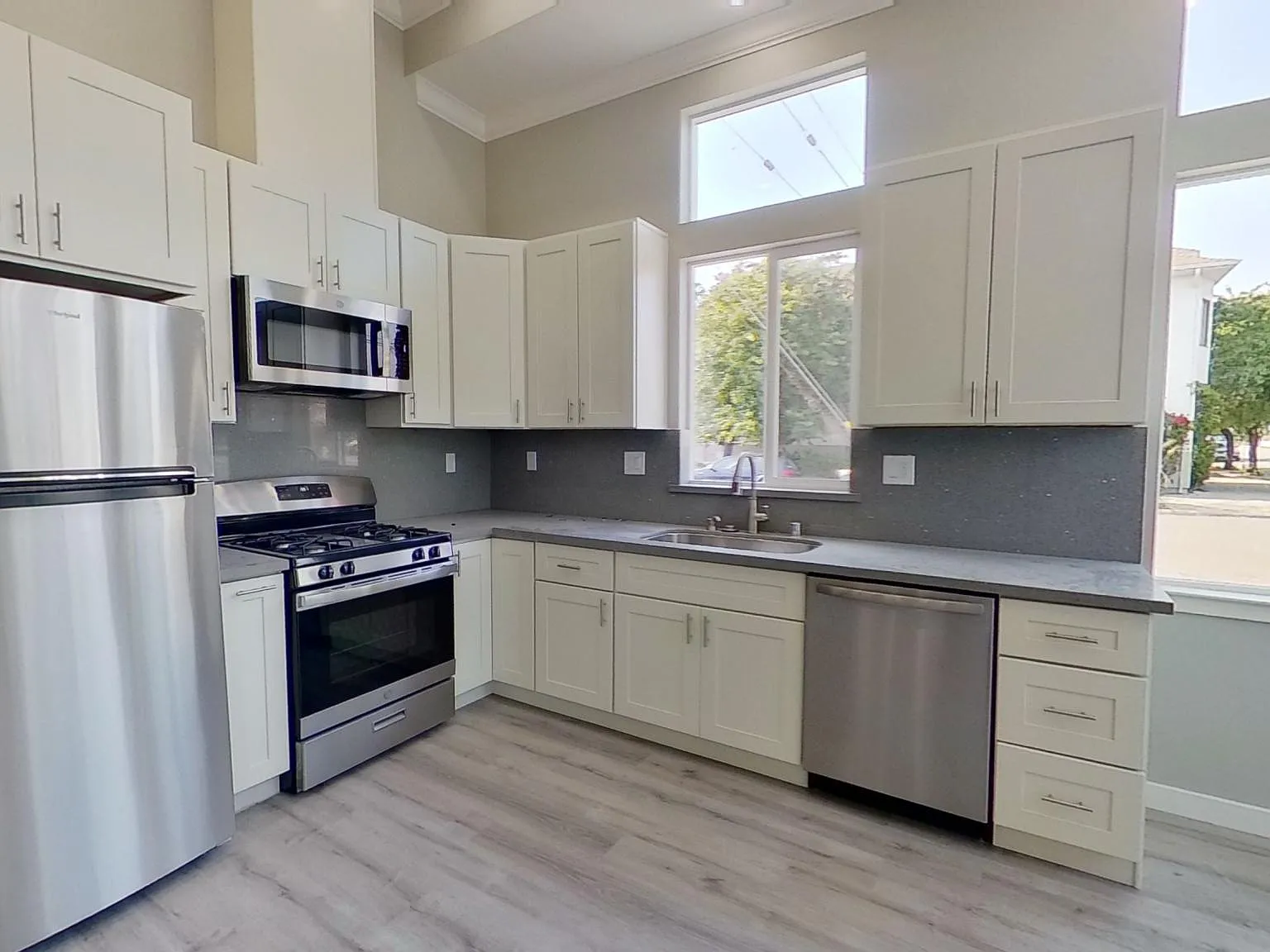 4 bed, 1051 sqft, $1,095 — Photo 4