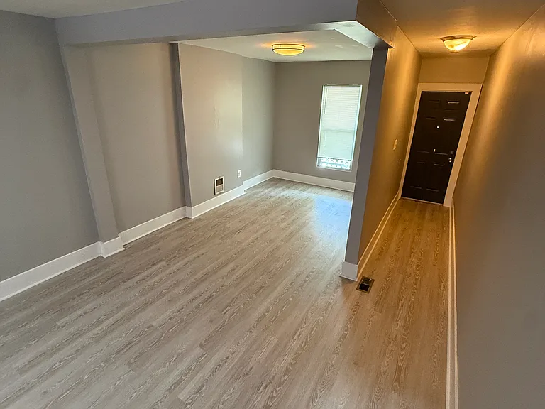 1532 Abbotston St — Photo 5