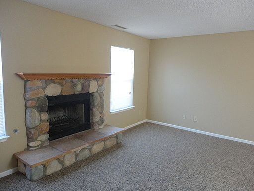4th image of 15060 Fawn Hollow Ln