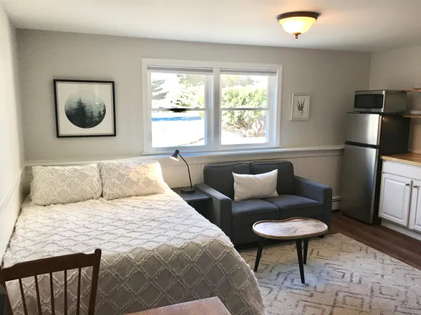 (undisclosed Address), Rockland, ME 04841