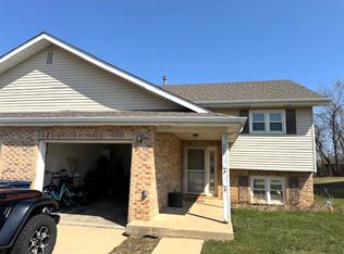 962 Crestville Ct, Gurnee, IL 60031