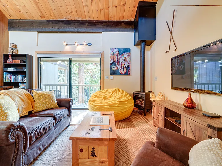 1001 Commonwealth Dr #156 — Photo 4