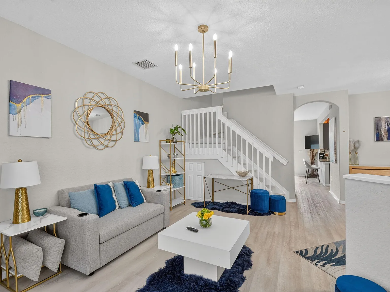 3 bed, 2.5 bath, 1523 sqft, $3,500 — Photo 2