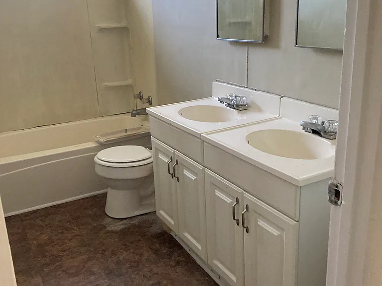 109 Luther Dr — Photo 5