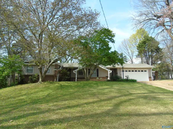 2504 Maysville Cir NE, Huntsville, AL 35811