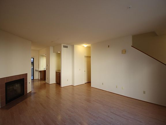 2nd image of 460 S Oakland Ave