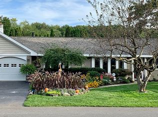 62 Wertman Ln, Loudonville, NY 12211