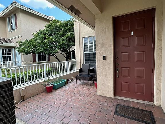 2nd image of 3339 Lakeside Dr #35