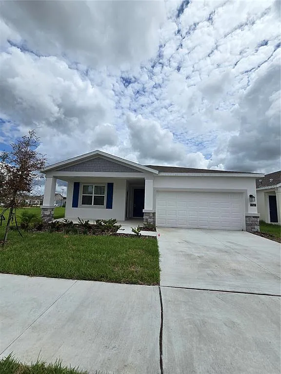 3 bed, 2.0 bath, 2150 sqft, $2,100 — Photo 1