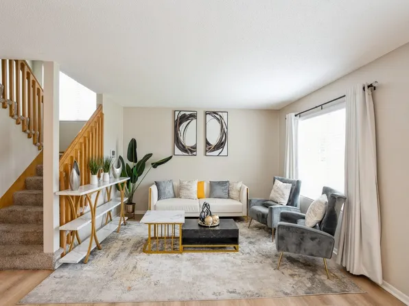 681 63rd St, West Des Moines, IA 50266