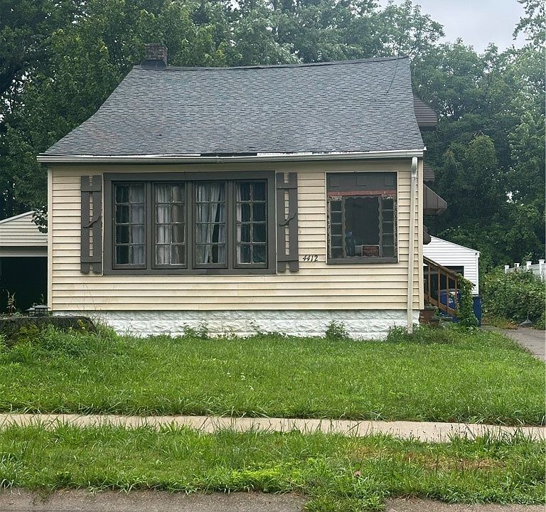 1st image of 4412 E 142nd St
