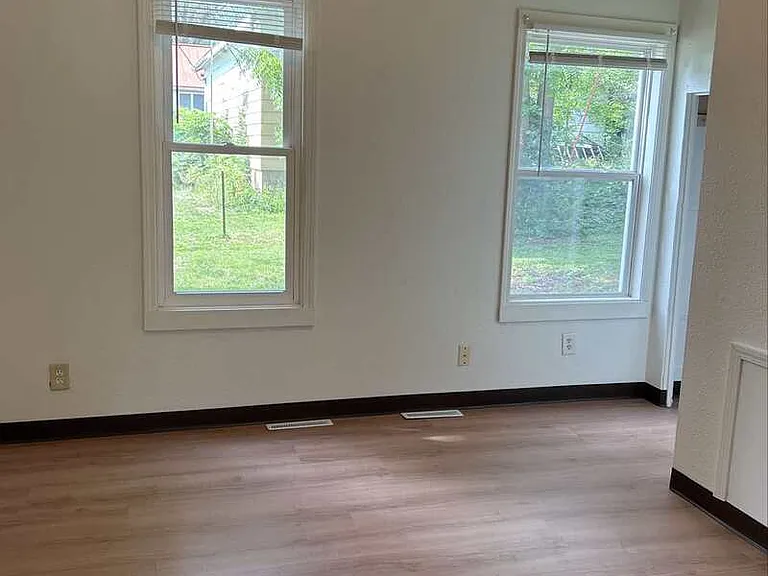 117 E Union St #1 — Photo 5