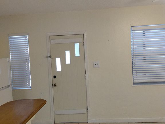 4th image of 221 Condict Dr #9
