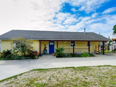 7795 Elizabeth Lake Rd, Waterford, MI, 48327