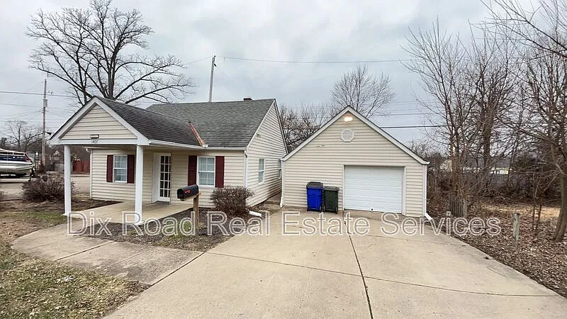 2 bed, 1.0 bath, 907 sqft, $1,095 — Photo 3