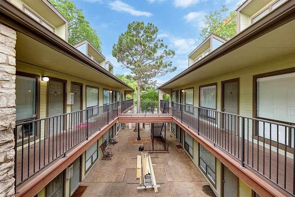 2815 Rio Grande St Apt 207 — Photo 1