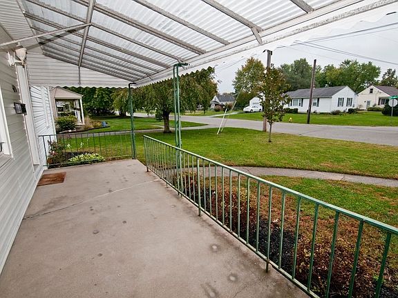 2nd image of 690 Doris Jane Ave