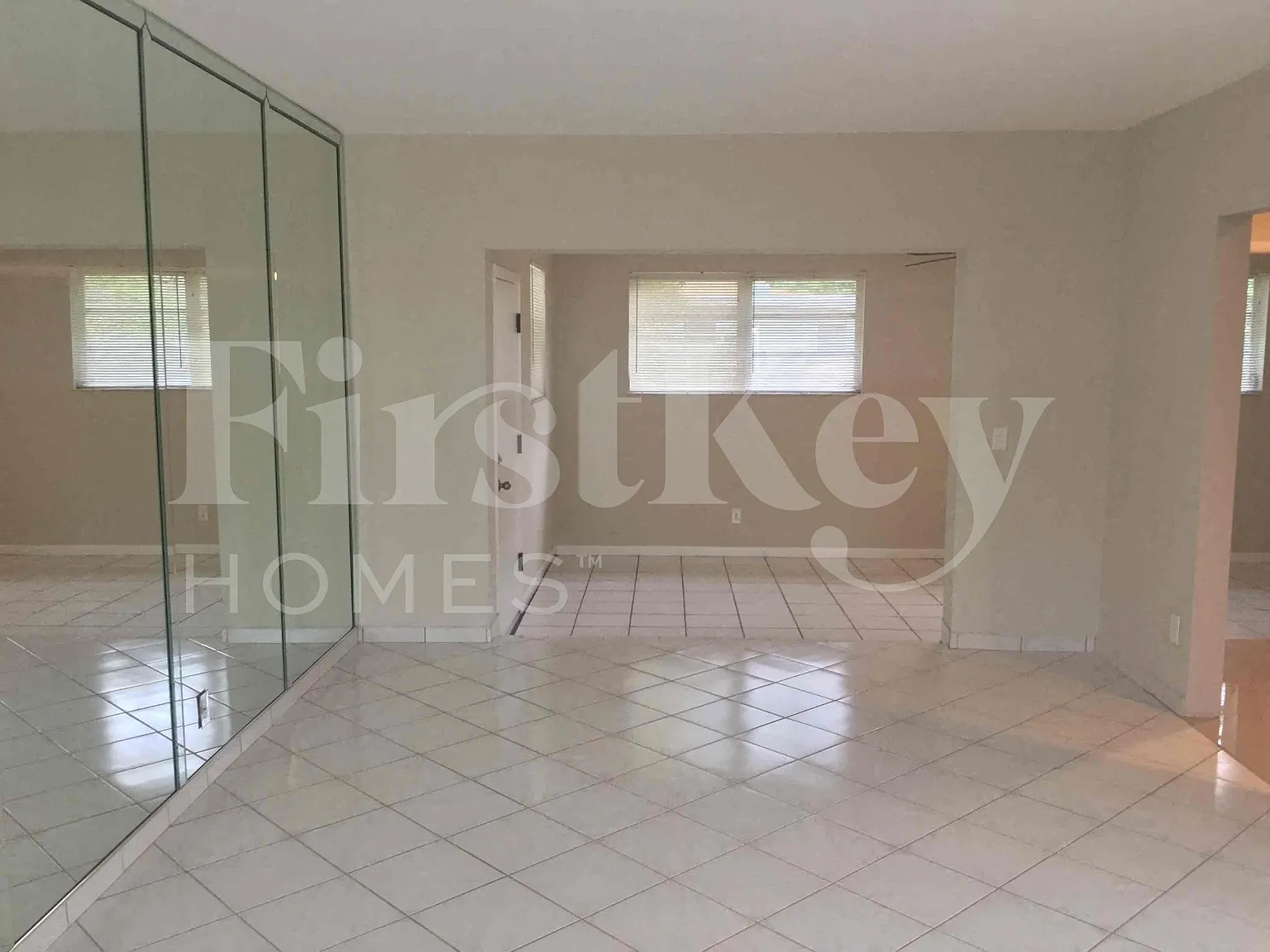 3 bed, 2.0 bath, 1641 sqft, $3,385 — Photo 3
