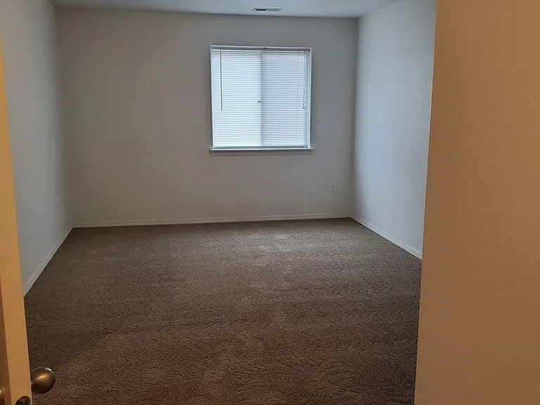 611 3rd Ave NE — Photo 10