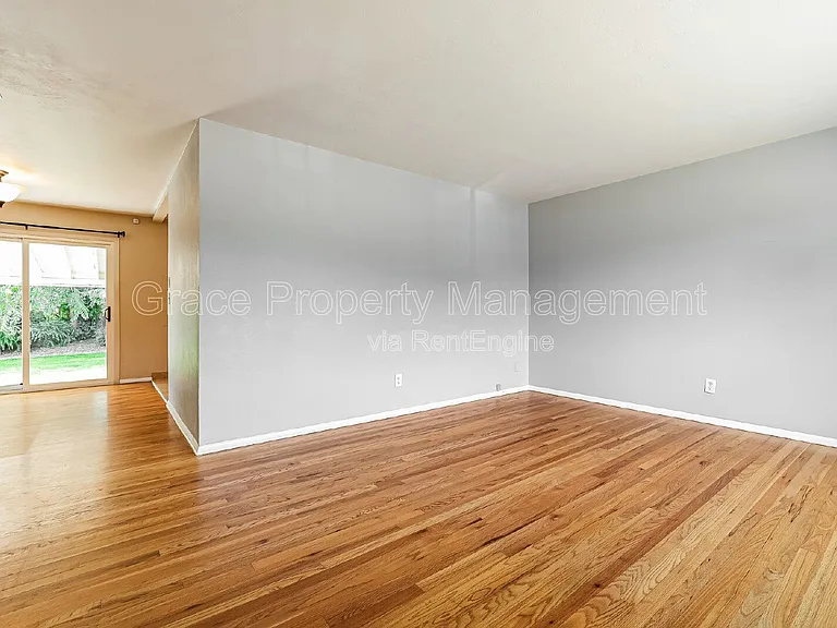 1611 S Julian Way — Photo 4