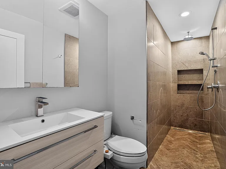812 Lombard St #4 — Photo 22
