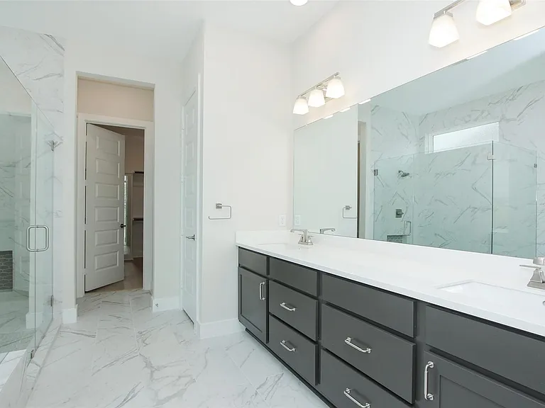 8018 Hingham Ln — Photo 24