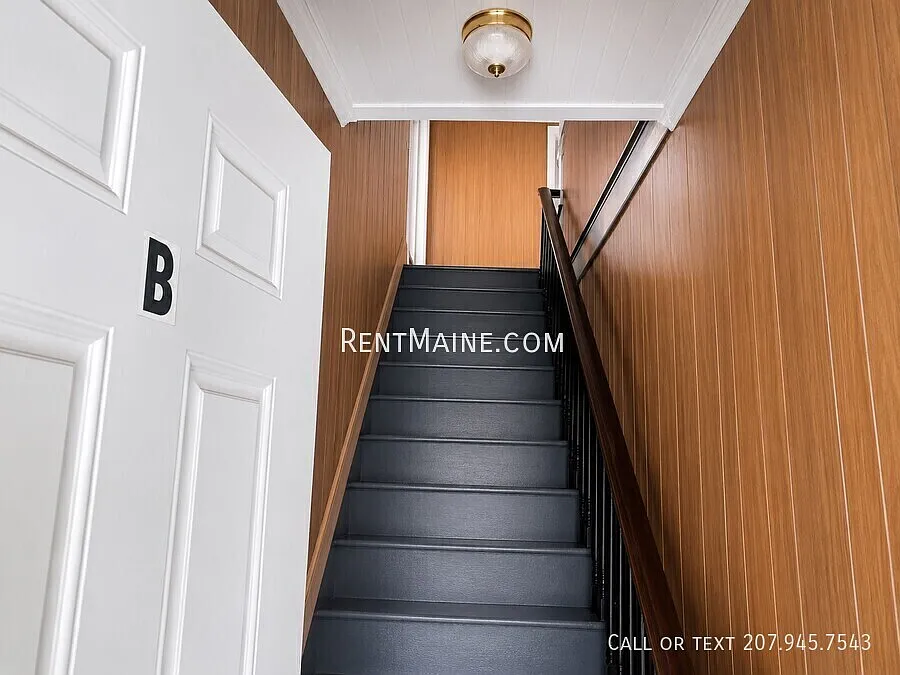 Building Photo - 15 Park St #B