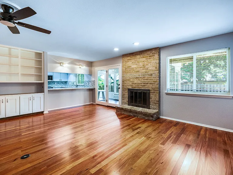 10502 Spicewood Pkwy — Photo 8